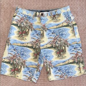 Tommy Hilfiger Men’s All Over Print Tropical Chino Shorts